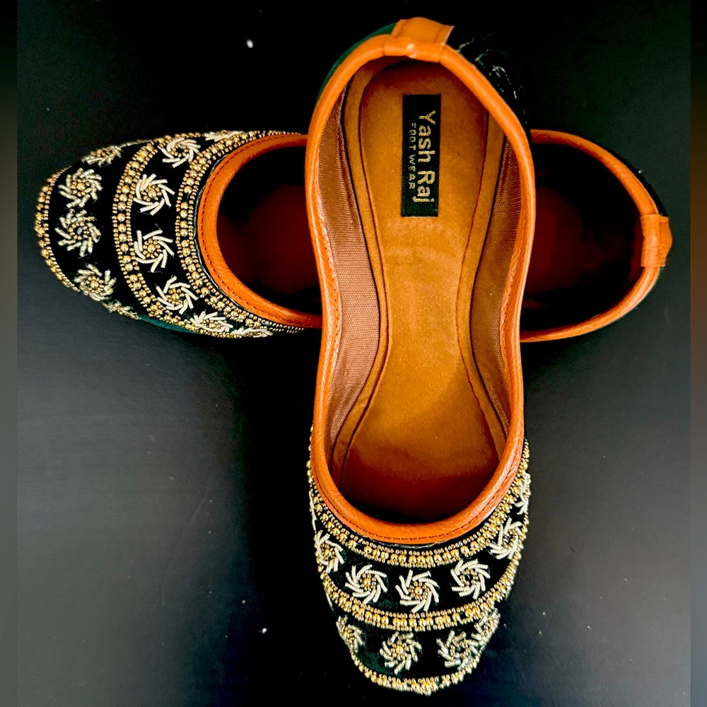 Ethnic Indian / Pakistani Women’s Footwear